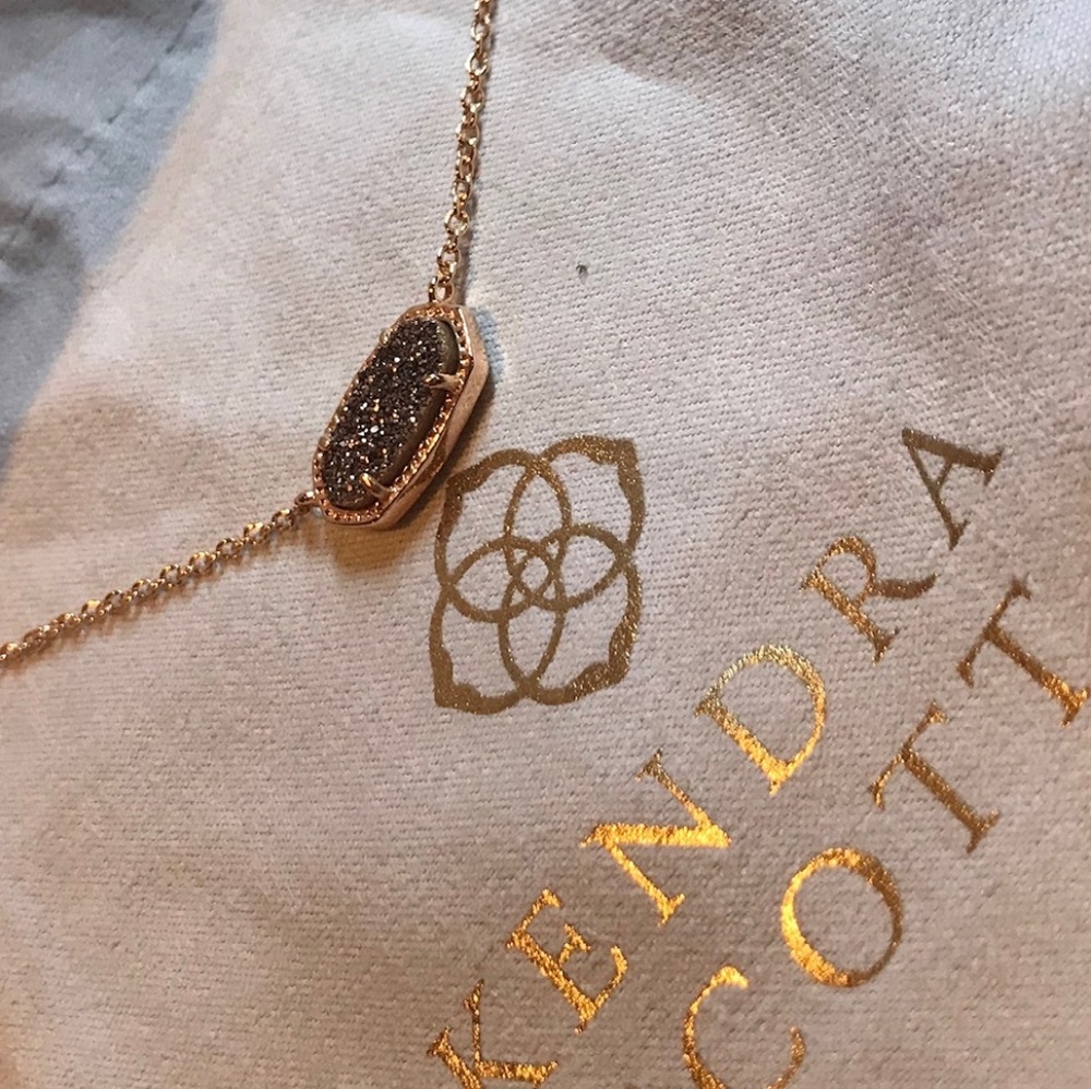 Kendra Scott necklace, only necklace is available nothing else - Picture 2 of 6